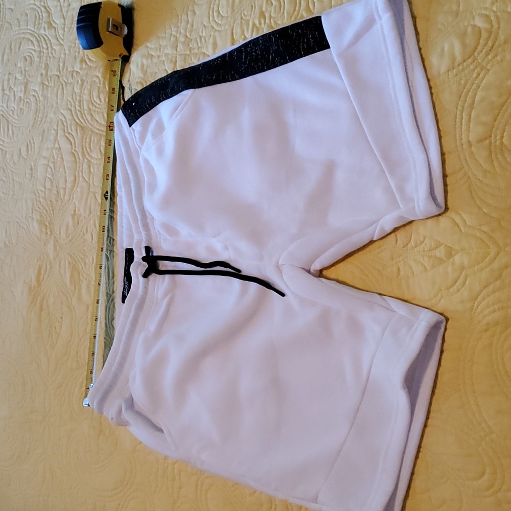 Brooklyn cloth men's shorts, White and Black Size Large